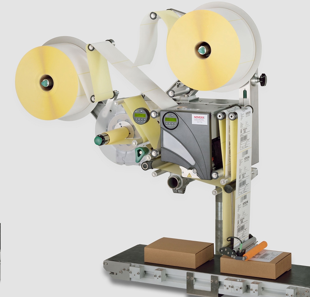 Etiketprinter til produktion med højhastighed. Print og påsætning af etiketter.