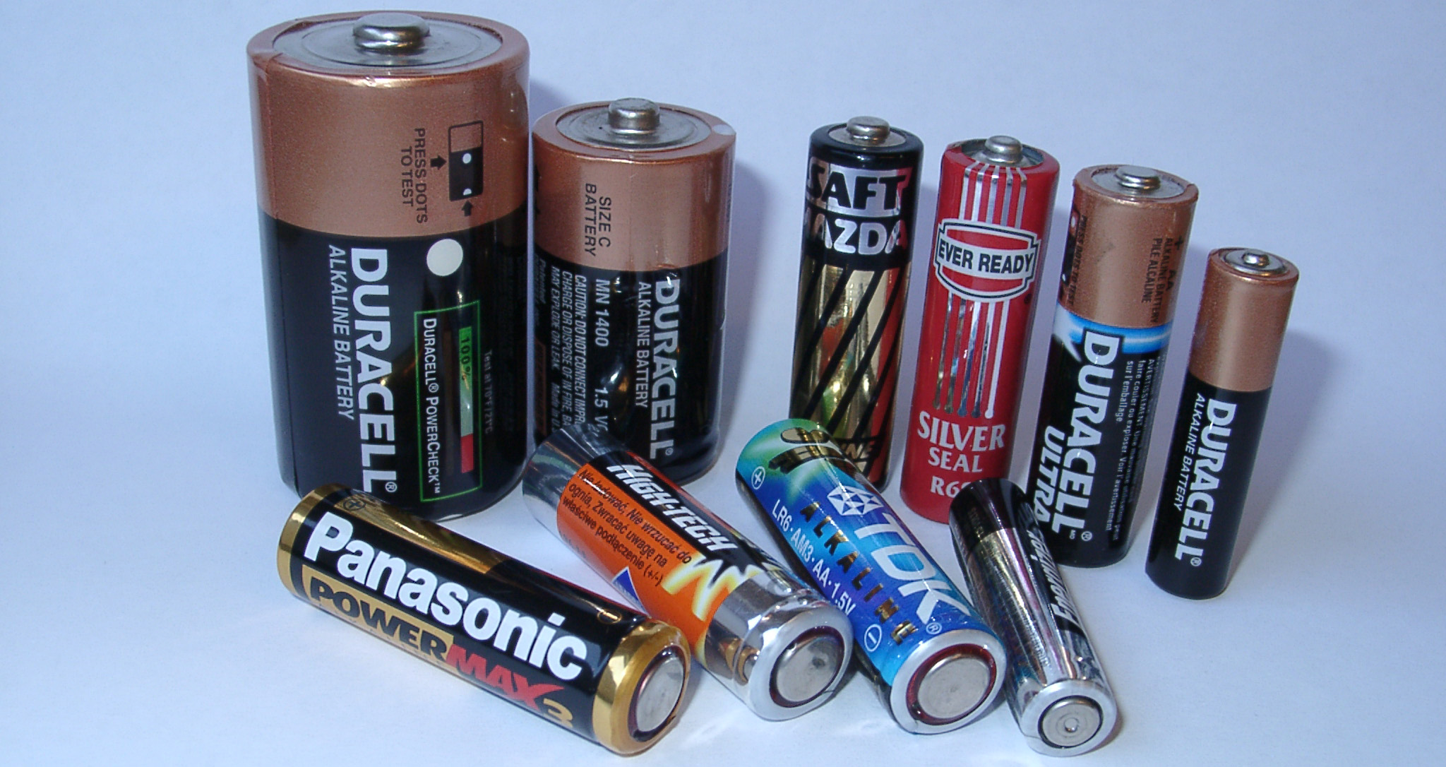 AAA, AA, C og D batterier kan få påsat label  